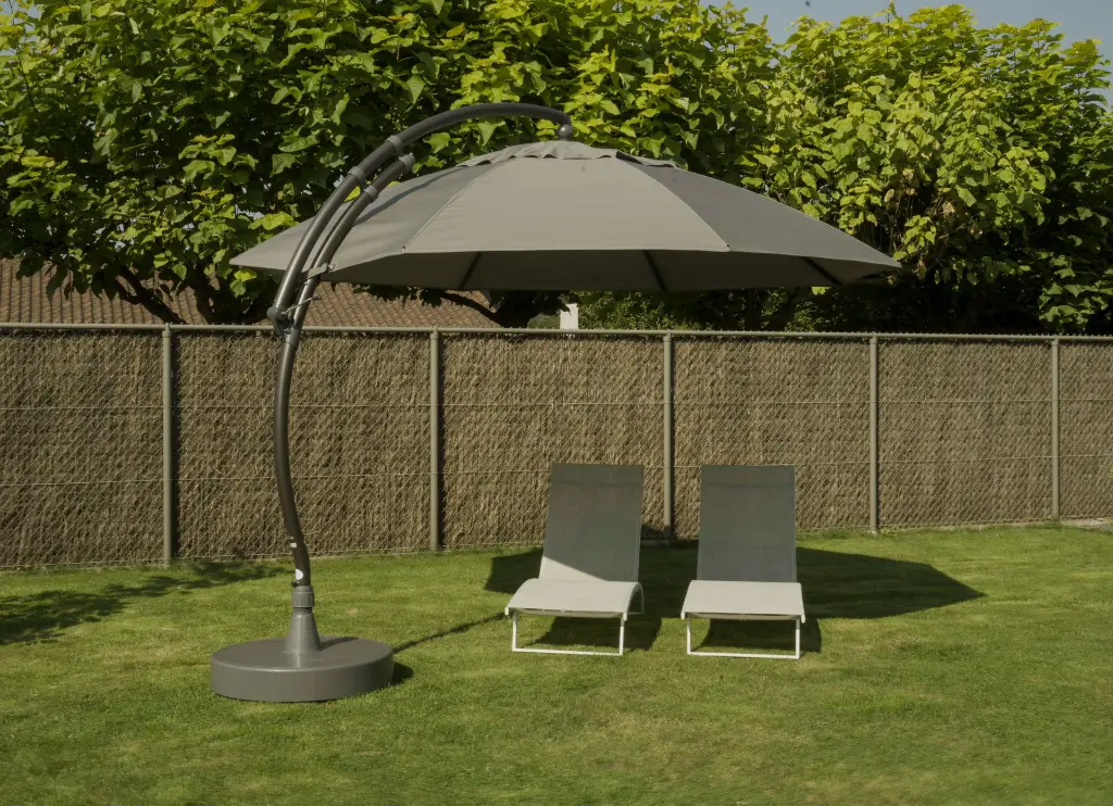 VIGA Fillable Parasol Base in Resin